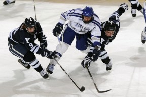 开云官方网站-伊涅斯塔谈亚马尔受到批评阿劳霍欧冠将继续首发，伊涅斯塔是皇马球迷